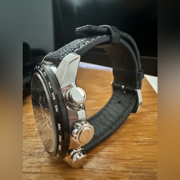 CITIZEN H820-S103959 world time eco-drive black solar quartz mens leather watch - Picture 9 of 11